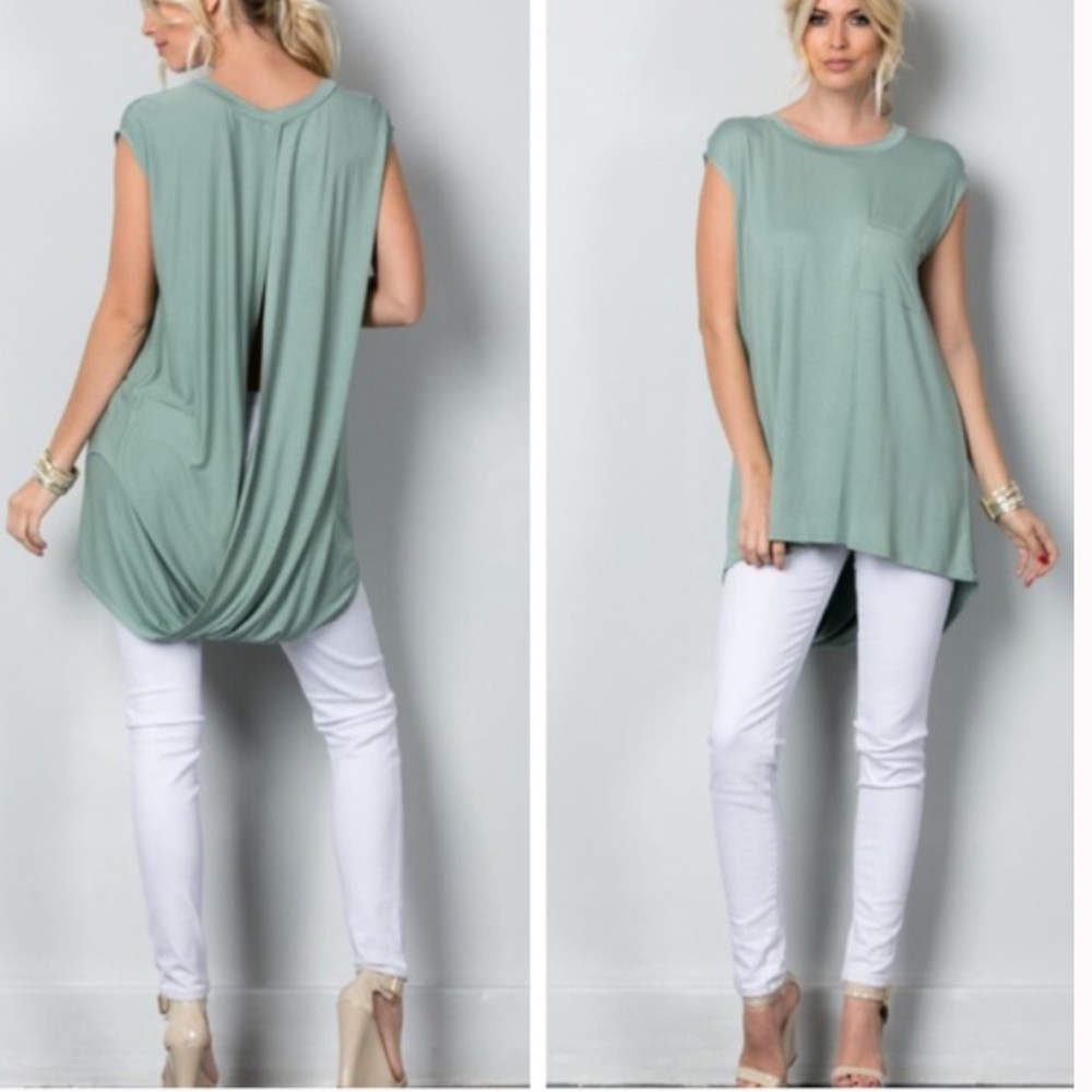 •moss green open back top•